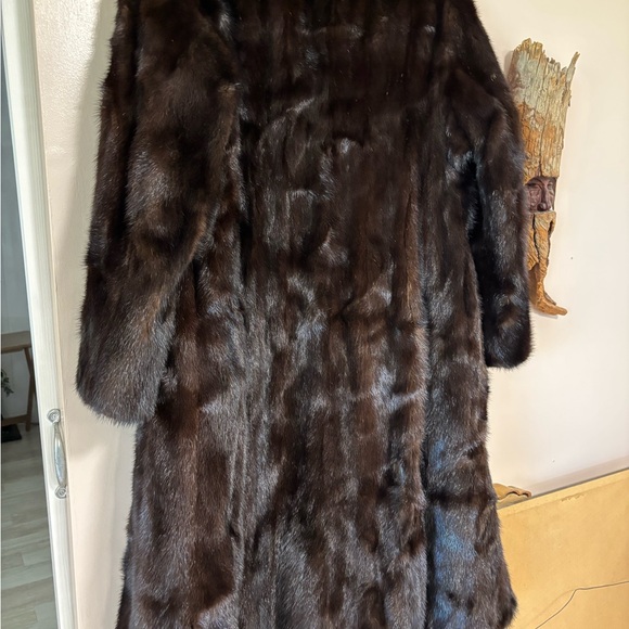 Bernice Krollman Vintage. MINK  Fur Coat
3/4 sleeves - Picture 2 of 7